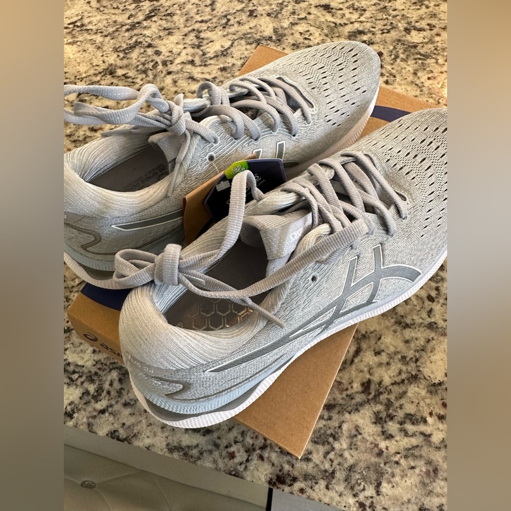 ASICS Gel-Nimbus Sz 9 / 40.5